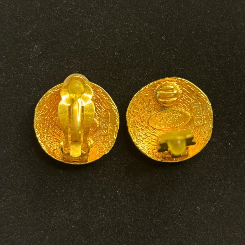 Chanel Gold Plated CC Clip on Earrings - Picture 4 of 5